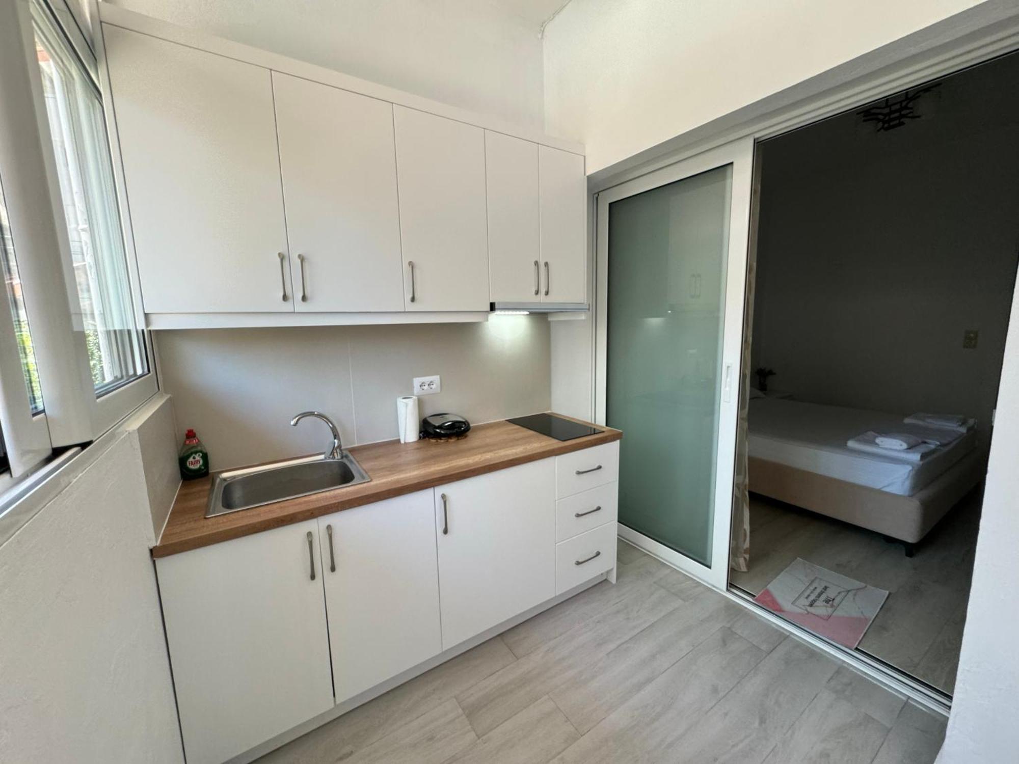 Dadaj Apartments Sarandë Exteriör bild